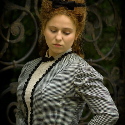 Josephine H. and her exquisite Victorian hairstyle take you back in time to the refined elegance of the late 19th century. Styled with meticulous attention to detail by Anett Alexandra Bulano, this captivating image embodies the splendour of the 1880s. #Victorian Splendour #TimelessElegance π°οΈπΉβ¨ Close-up portrait of model Josephine H. showing a Victorian hairstyle with ringlets and curls, complemented by period make-up. Photographed by Anett Alexandra Bulano.
