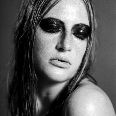 Dive into the world of timeless beauty with Anna-Dora in this captivating monochrome portrait by Anna FΓΆrsterling. Makeup and hairstyling by Anett Alexandra Bulano. πβ¨ #MonochromeBeauty #SultryGlamour #TimelessElegance Monochrome portrait of Anna-Dora with sultry wet look makeup, shot by Anna FΓΆrsterling.